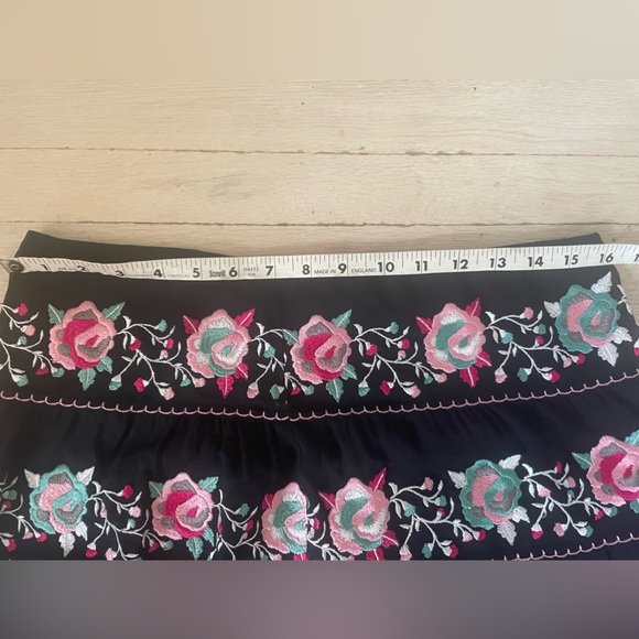 Laundry by Shelli Segal skirt - Picture 8 of 9